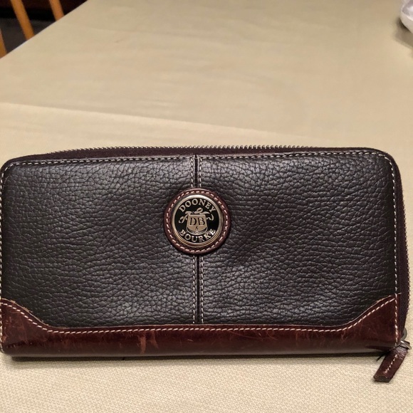 DOONEY AND BOURKE Full Zip Wallet